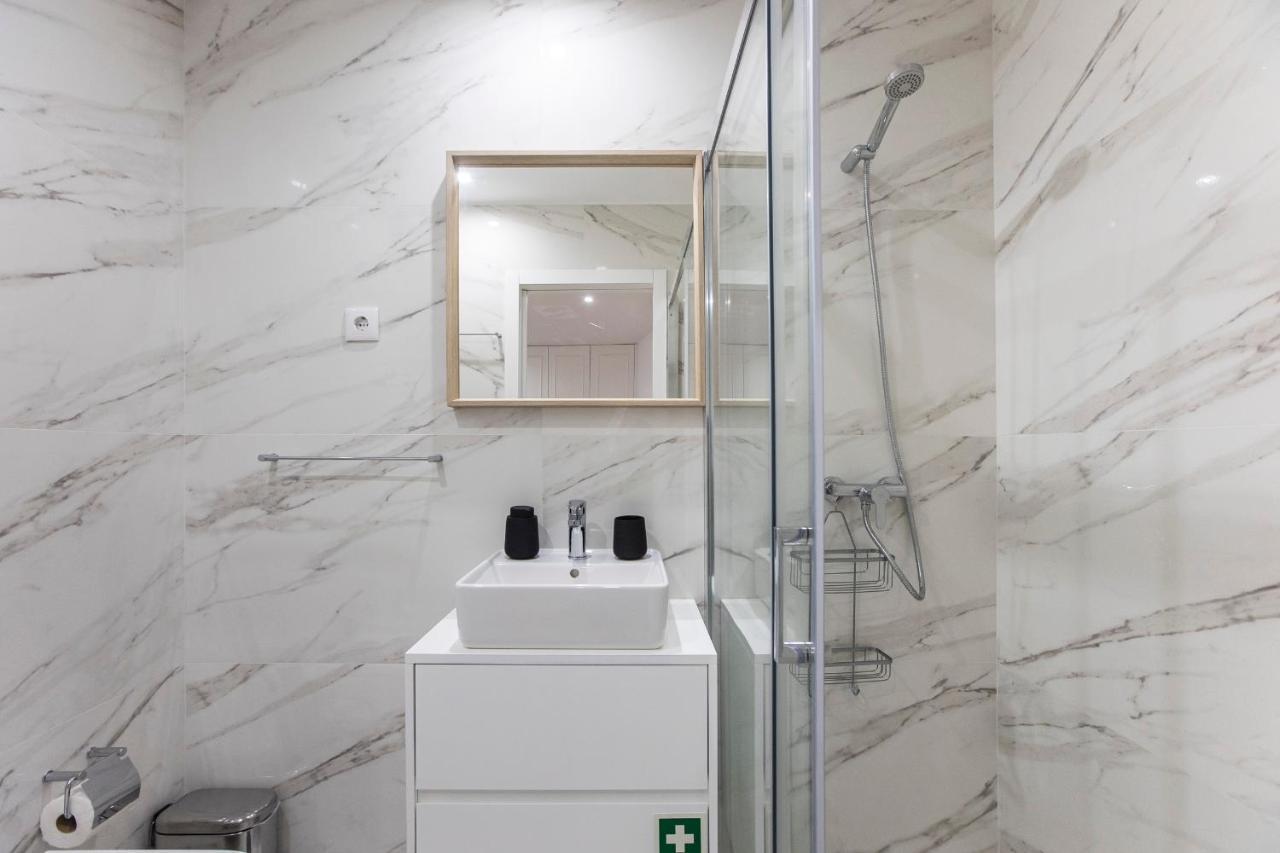 Elegant Downtown 1Br Flat W/ Ac By Lovelystay OOporto Exteriör bild
